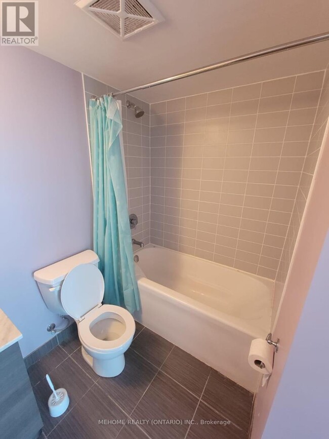 Building Photo - 36-LPH36 Lisgar St