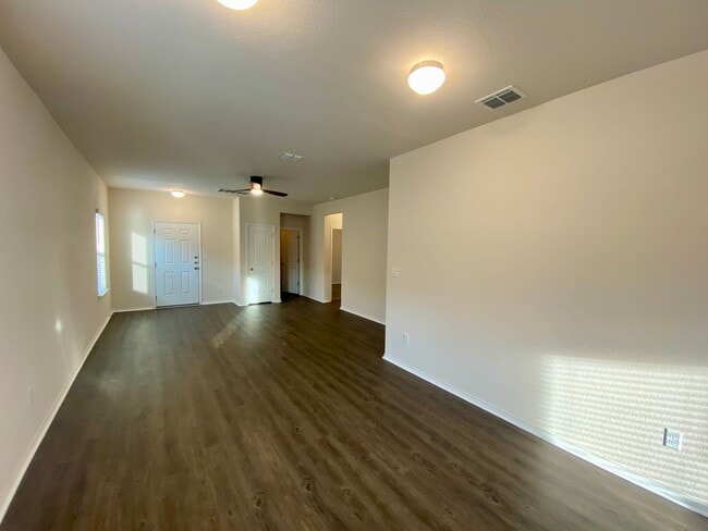 Building Photo - Charming 3x2 Rental Home in New Braunfels, TX!