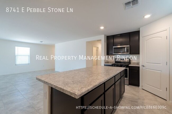 Building Photo - 8741 E Pebble Stone Ln