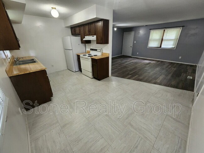 Foto del edificio - 7738 N 42nd 1/2 St