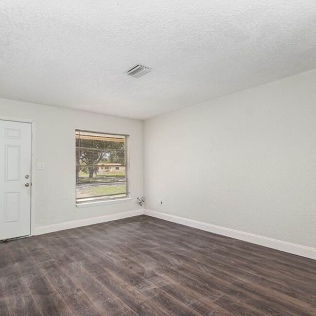 Foto del edificio - Just Listed - 3 Bedroom Home in Richmond H...