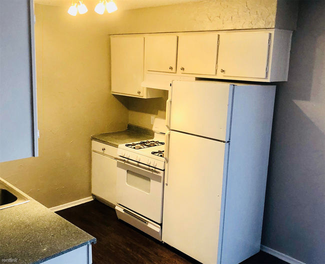 Building Photo - 1 br, 1 bath  - 2401 S Johnson St # 1839 1899