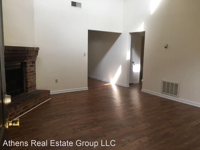 Building Photo - 2 br, 1 bath House - 430 Timothy Road