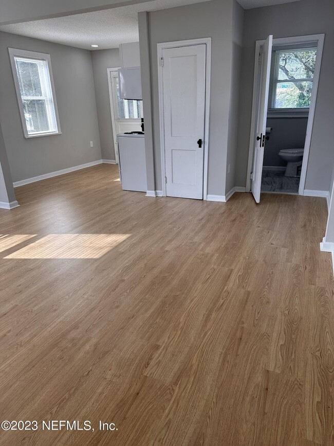 Foto del edificio - 1747 Landon Ave