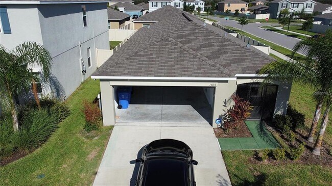 Foto del edificio - 17134 Yellow Pine St