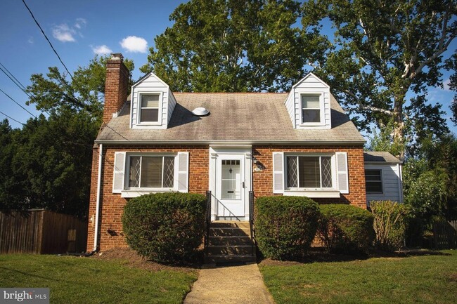 Photo - 5915 Ryland Dr House