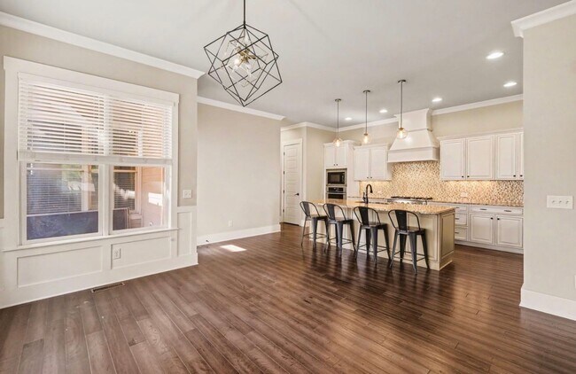 Foto del edificio - 1613a Glen Echo Rd