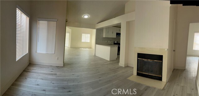 Foto del edificio - 15345 Murray Ave