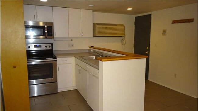 Foto del edificio - 1420 Hopkins St NW