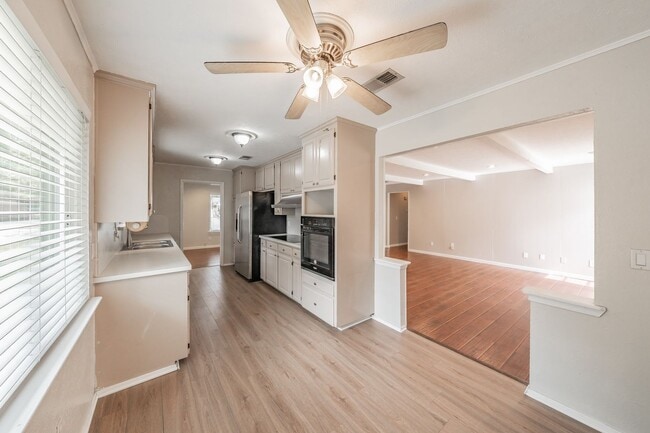 Foto del edificio - 1300 Potomac Dr