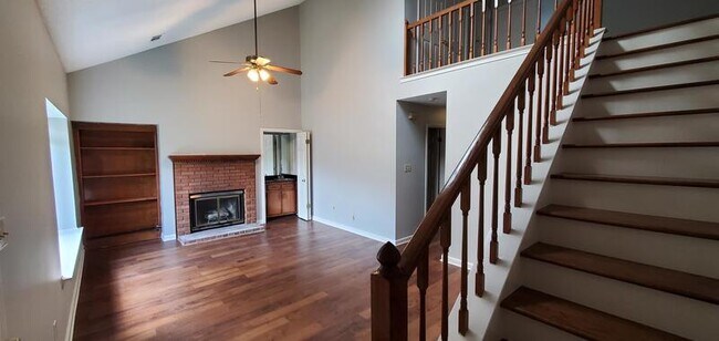 Foto del edificio - 3717 Deer Forest Dr