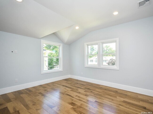 Foto del edificio - 59 Hickory Rd