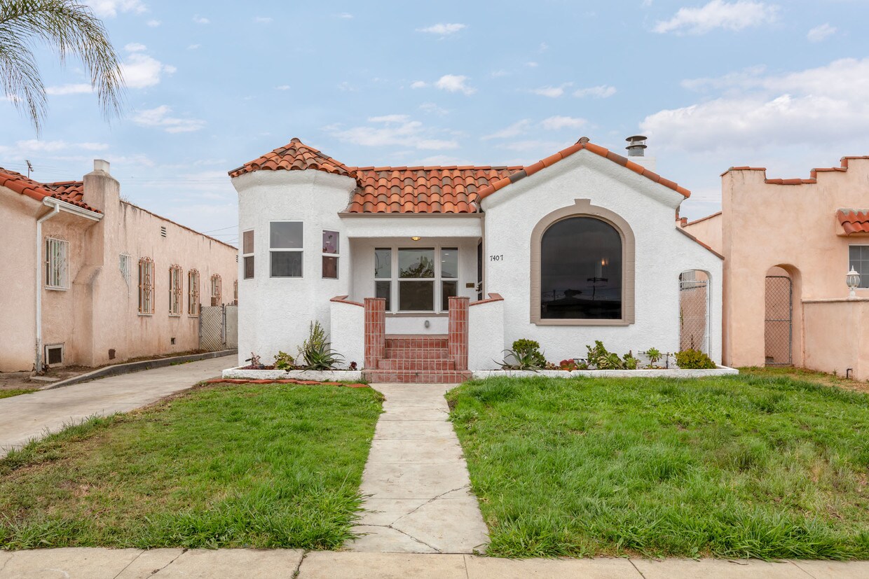 Foto principal - 7407 Dalton Ave