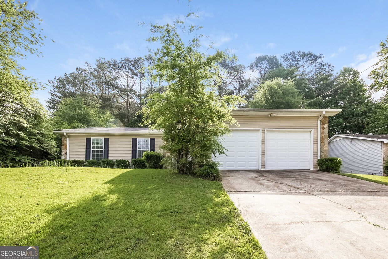 Primary Photo - 8560 Glenwoods Dr
