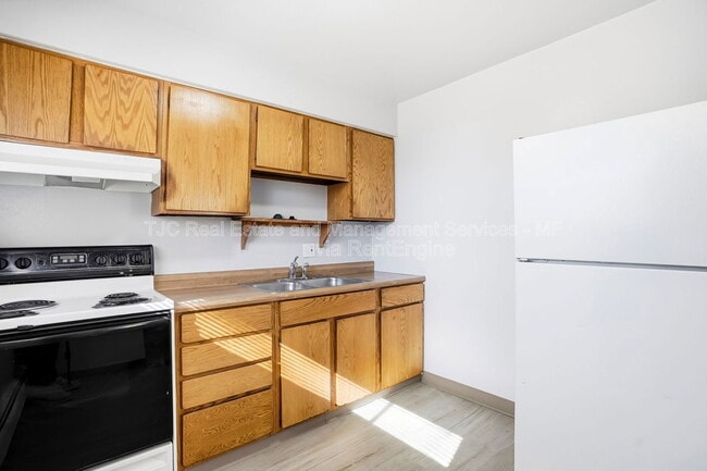 Photo - 970 N Downing St Apartment