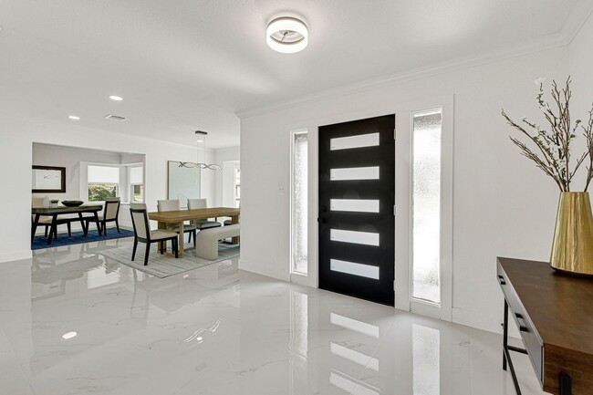 Foto del edificio - 2415 Moss Hill Dr