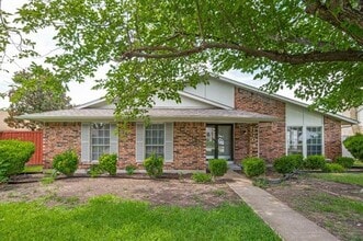 Building Photo - 1704 Carol Stream Dr