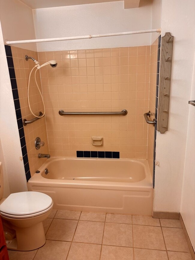 Building Photo - Perfect 2 Bed/2 Bath Downtown Condo w/Washer and Dryer Included!