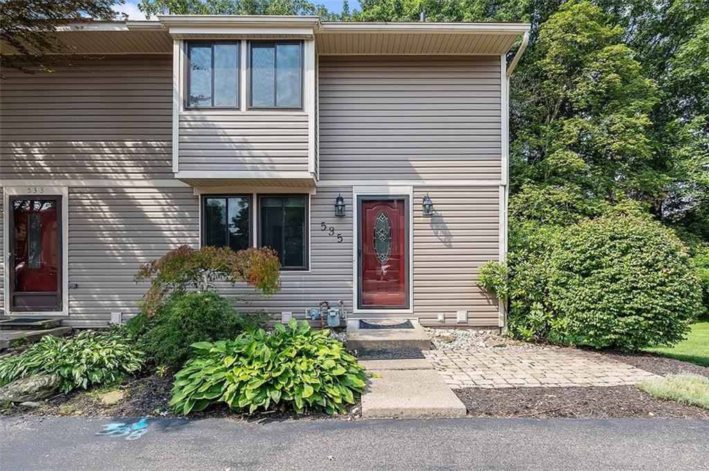 Foto principal - 535 Hunters Path Rd