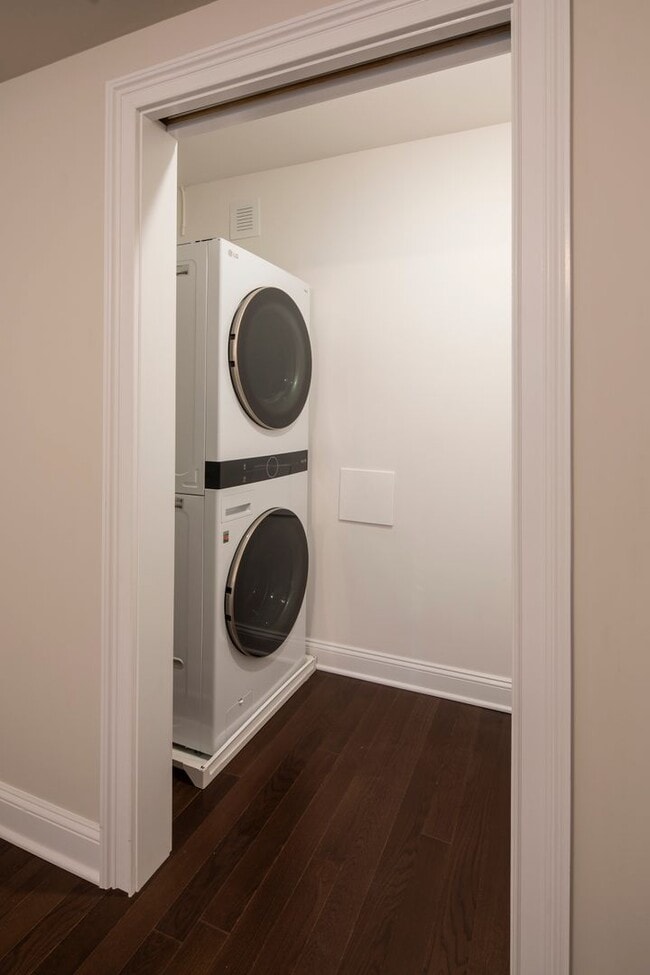 Interior Photo - The Parkview at Polifly: In-Unit Washer & Dryer, Heat and Water Included, and Cat & Dog Friendly