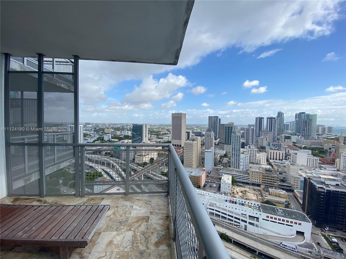 Primary Photo - 350 S Miami Ave