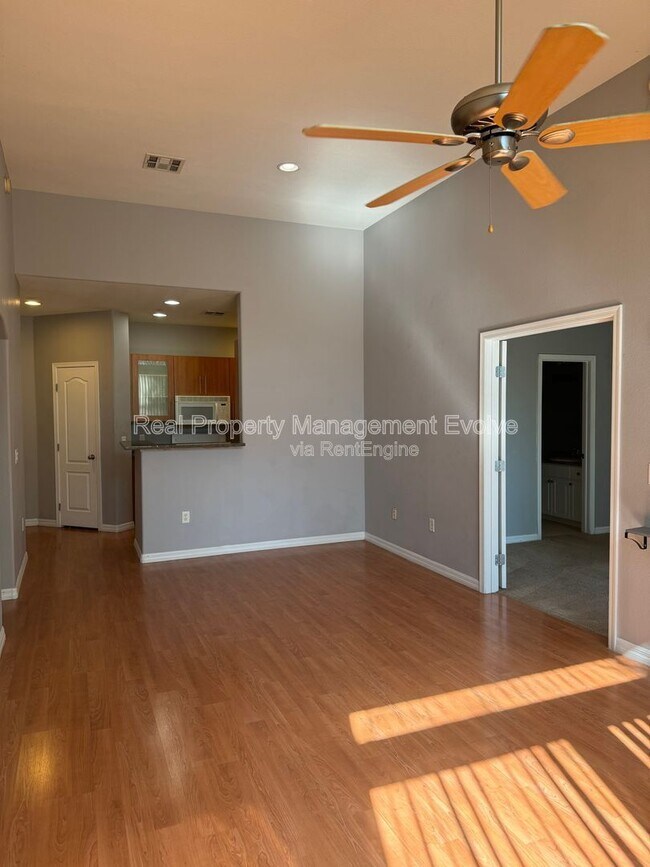 Foto del edificio - 6900 E Princess Dr