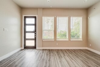 Building Photo - 7703 Rainbow Cl