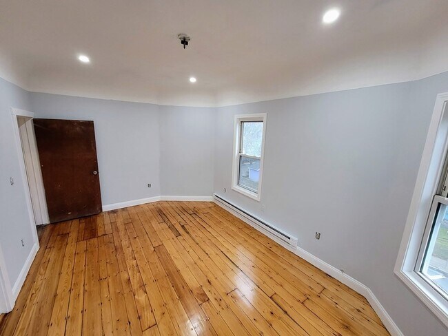 Foto del edificio - 12 Woodcliff St