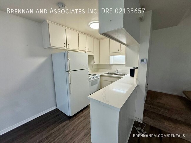 Building Photo - 11039 Via Parma