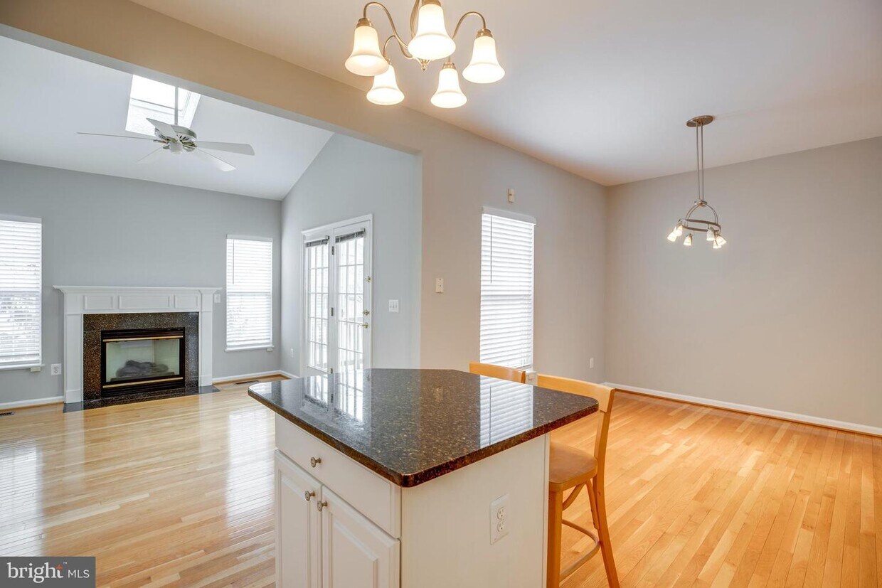 Foto principal - 14274 Glade Spring Dr