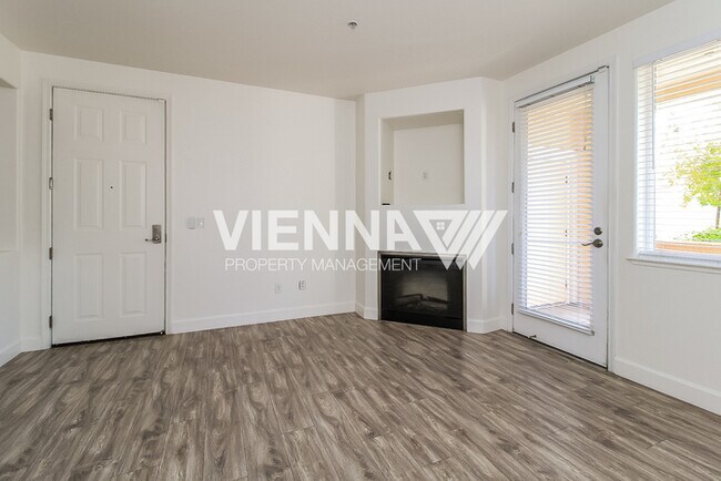 Foto del edificio - 1501 Secret Ravine Pkwy