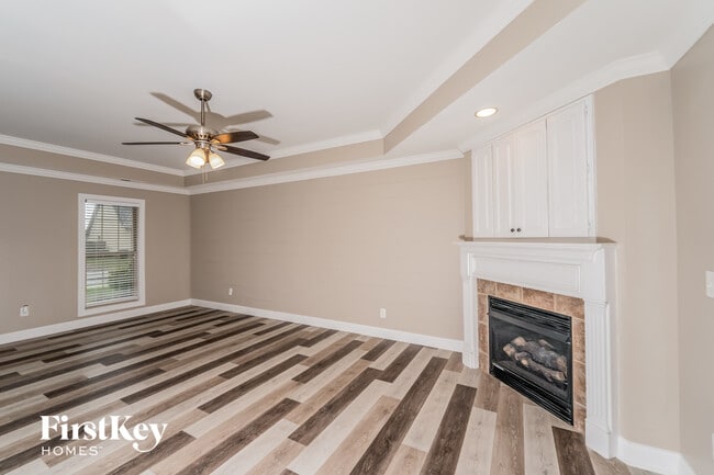 Building Photo - 145 Pine Ct