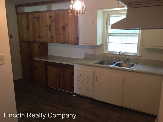Building Photo - 302 Highland Heights Dr