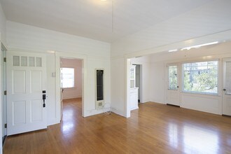 Building Photo - 2048 Third Ave