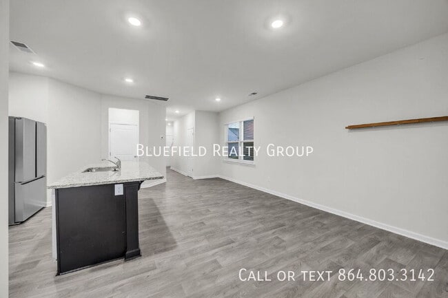 Building Photo - 1329 Wunder Way