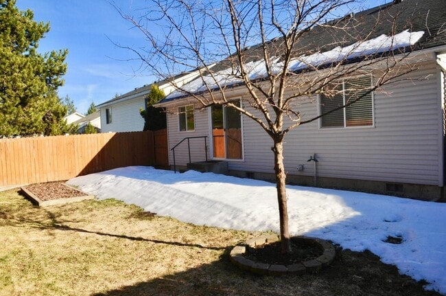 Building Photo - 3 bed 2 bath rancher with A/C