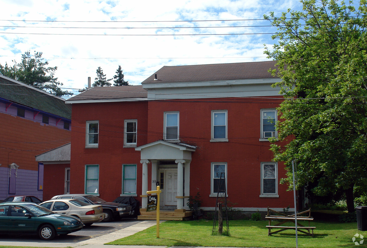 Building Photo - 30 Main St