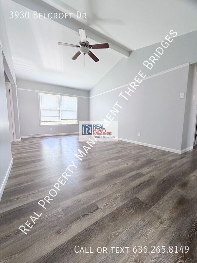 Foto del edificio - 3930 Belcroft Dr