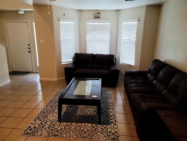 Foto del edificio - 23213-23215 High Point St