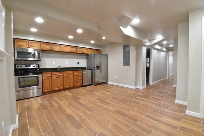 Building Photo - 620 Princeton Pl NW