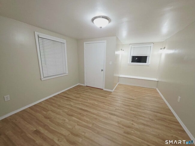 Building Photo - 271 Gaylord Dr