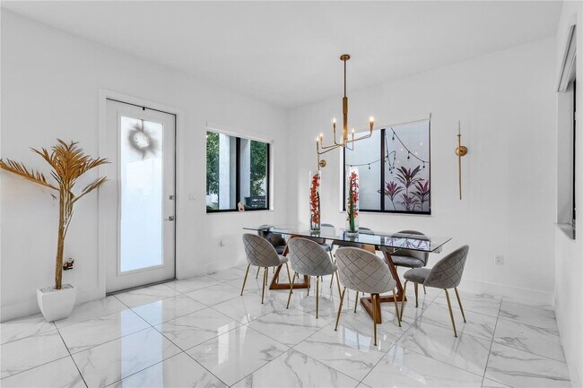 Foto del edificio - 4363 NW 81st Ave