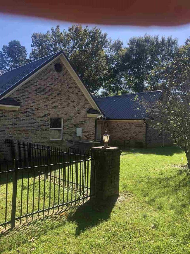 Building Photo - 1769 Suzanna Dr