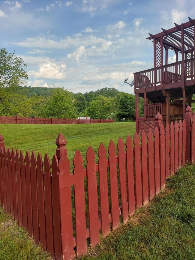 6208 Sandhurst Dr, Cave Spring, VA 24018 House Rental in Cave Spring