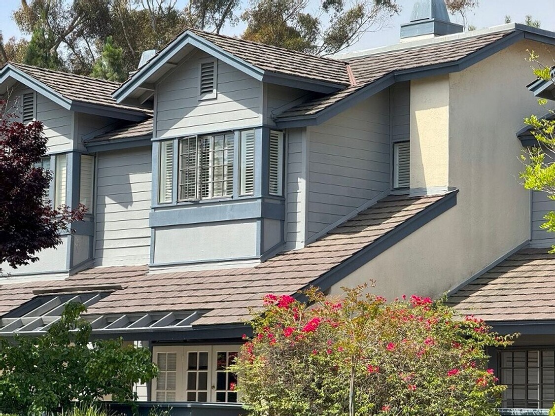 Primary Photo - Stunning house in the heart of La Jolla Cl...