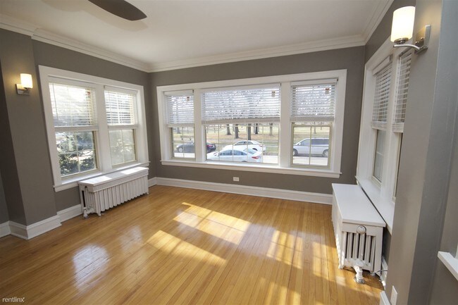 Building Photo - 5021 N Francisco Ave