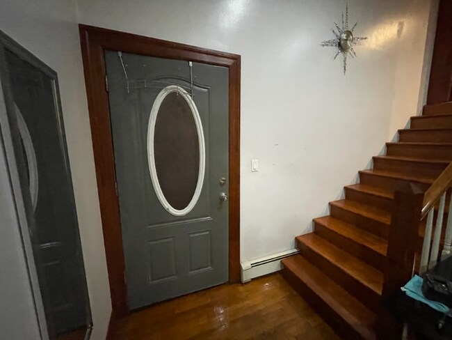 Foto del edificio - 27 Rockaway Ave