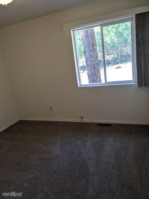 Foto del edificio - 3 br, 2 bath House - 501 Pine Tree Dr