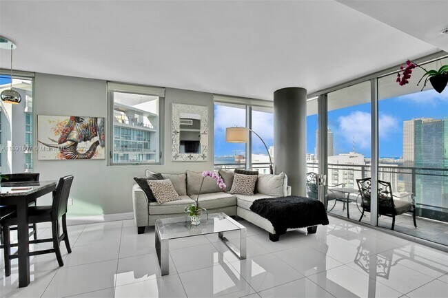 Foto del edificio - 92 SW 3rd St