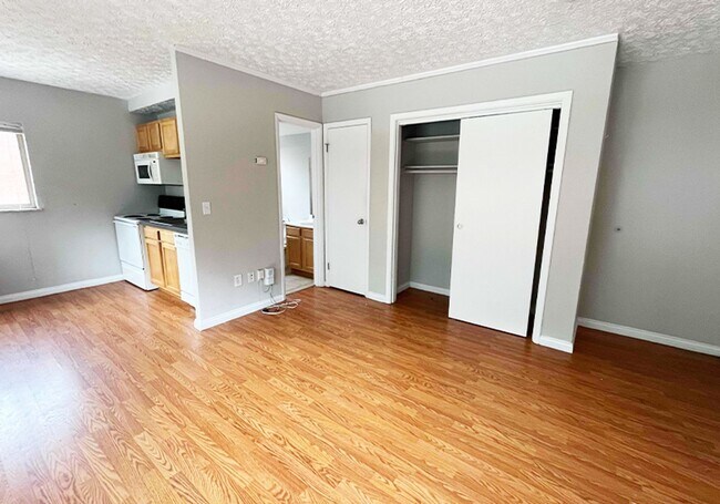 Foto del edificio - 555 Lowell Ave